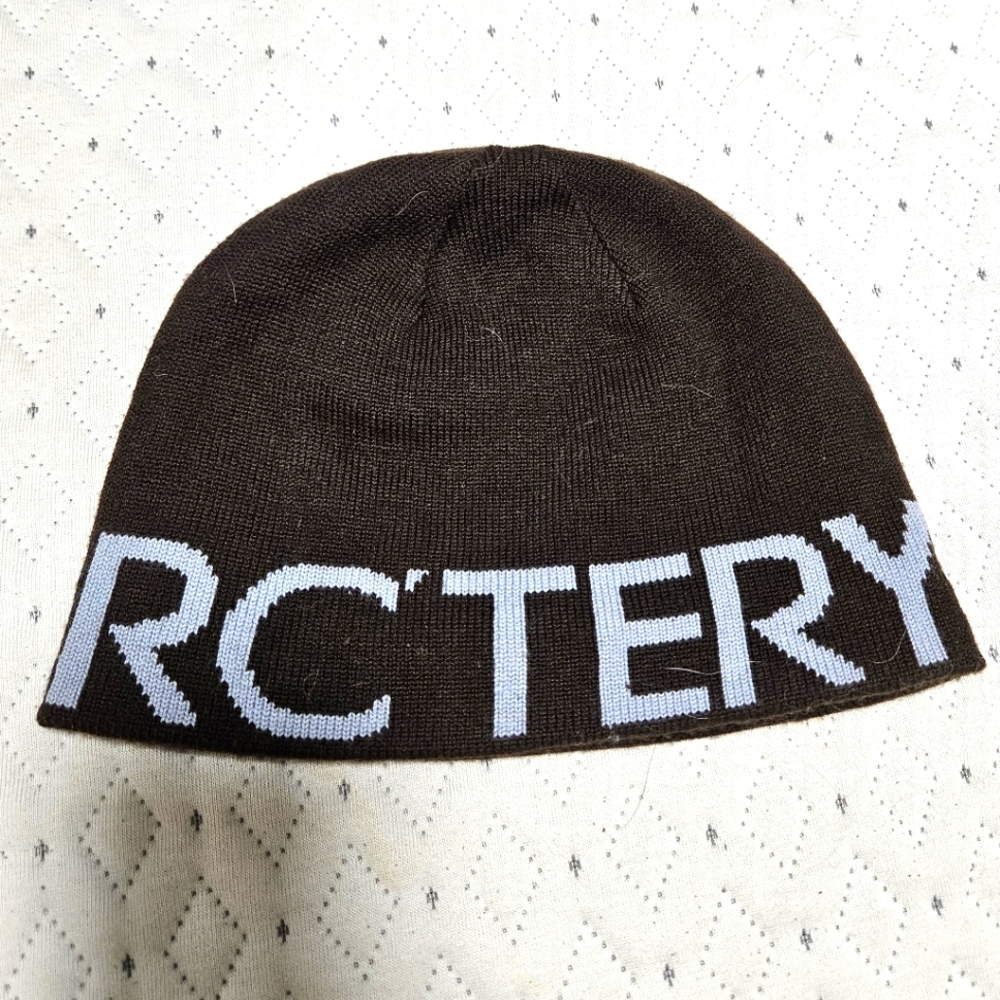 Arc'teryx Dark Brown Beanie
